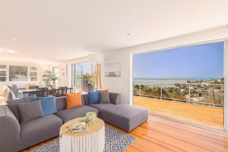 Photo of property in 93 Mount Pleasant Road, Mount Pleasant, Christchurch, 8081