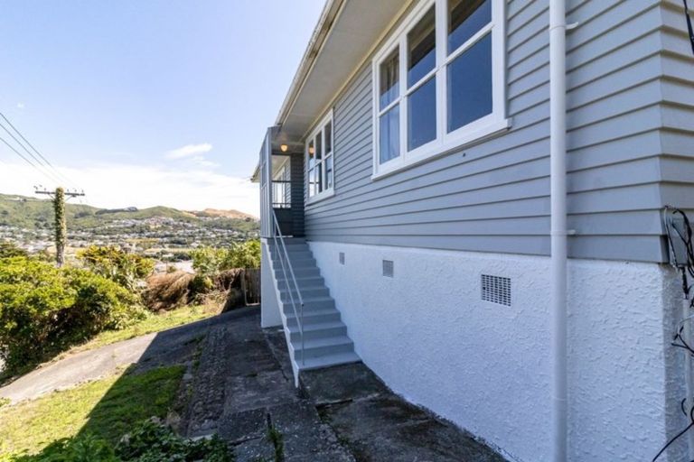 Photo of property in 44 Sheridan Terrace, Johnsonville, Wellington, 6037