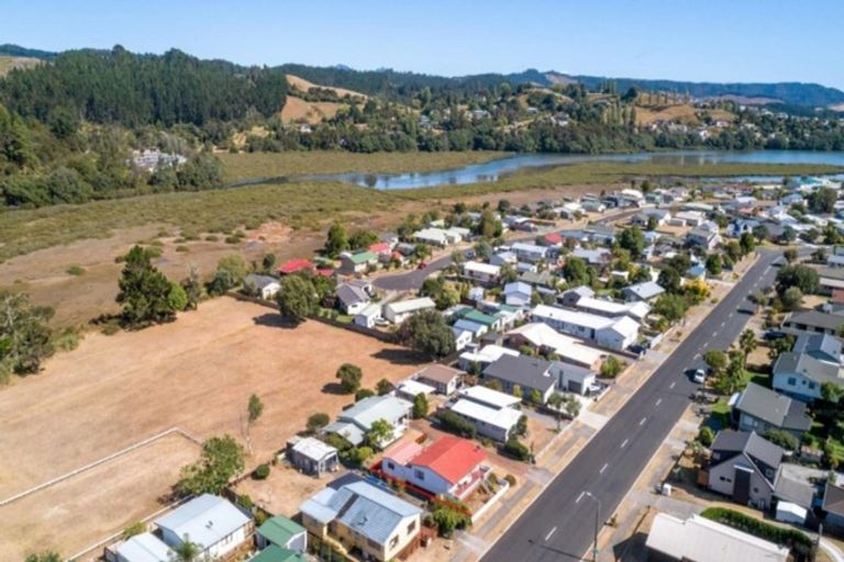 Photo of property in 122a Mayfair Avenue, Whangamata, 3620