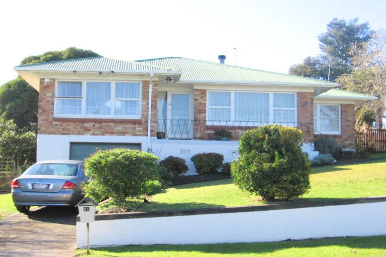Photo of property in 21 Renwick Street, Papakura, 2110
