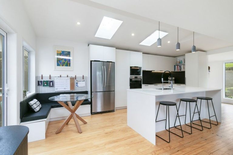 Photo of property in 12 Park Hill Road, Birkenhead, Auckland, 0626