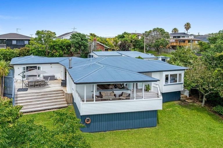 Photo of property in 18a Willis Street, Torbay, Auckland, 0630