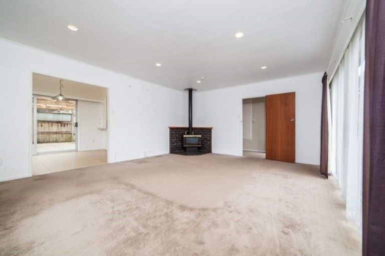 Photo of property in 33 Sunnynook Road, Forrest Hill, Auckland, 0620