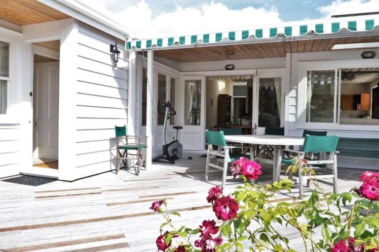 Photo of property in 6 King Edward Parade, Devonport, Auckland, 0624