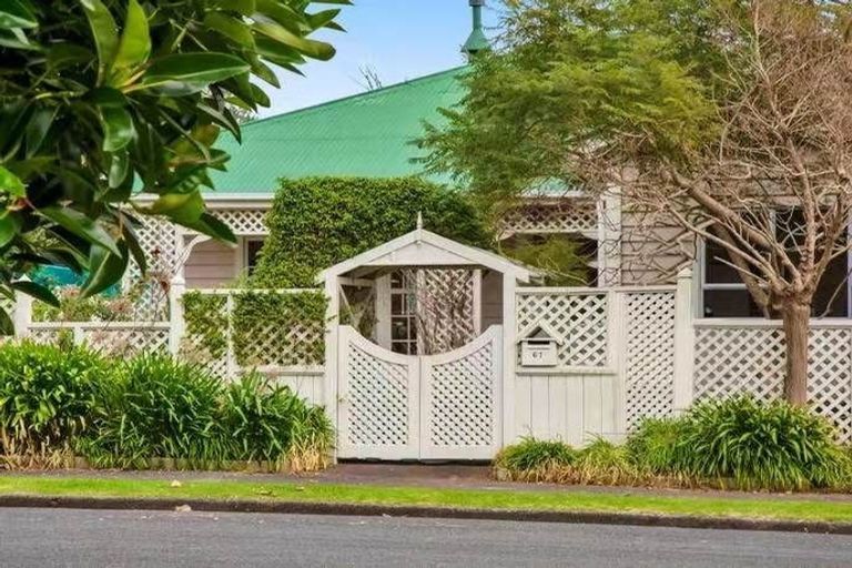 Photo of property in 67 Broadway, Waitara, 4320