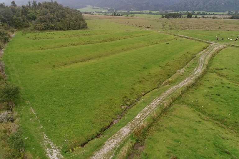 Photo of property in 24 Curries Road, Karamea, 7893