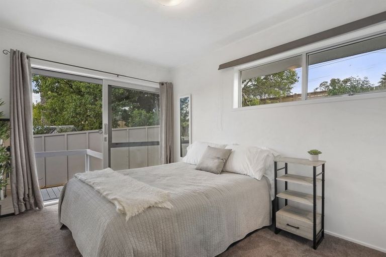 Photo of property in 1/290 Glenfield Road, Glenfield, Auckland, 0629