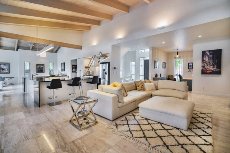 Photo of property in 22 Sanctuary Point, Sunnyhills, Auckland, 2010