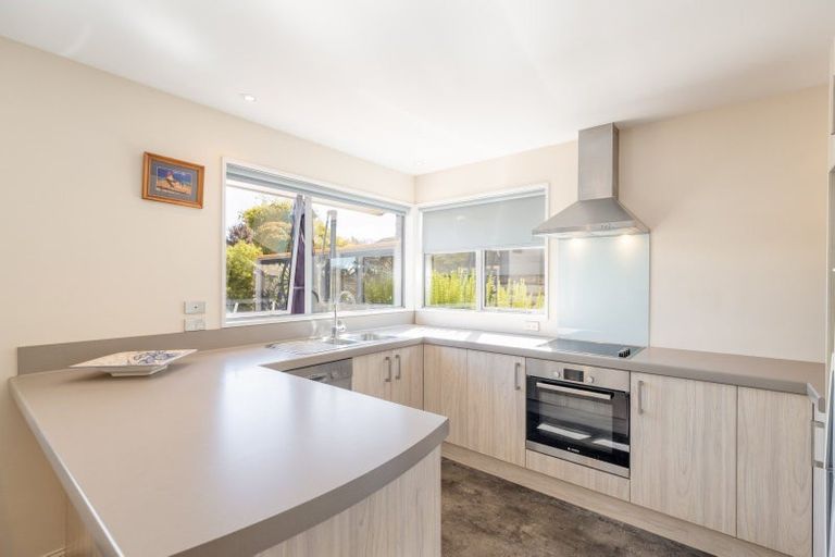 Photo of property in 2a Rue De La Mare, Parklands, Christchurch, 8083