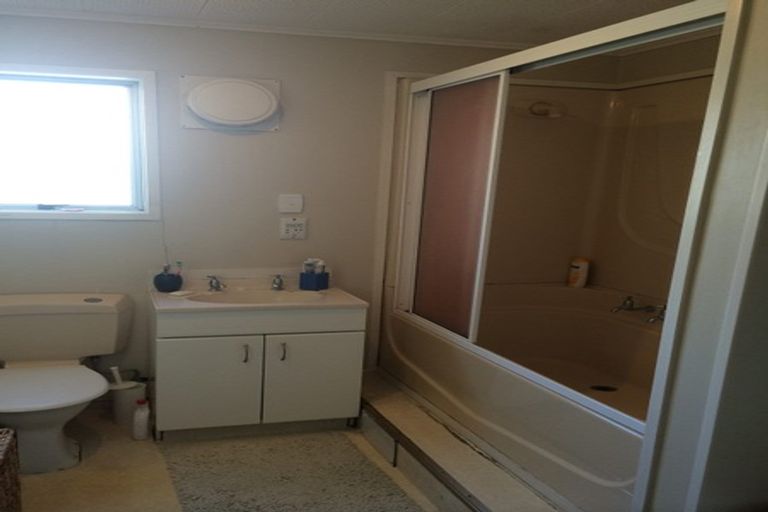 Photo of property in 72 Ridge Road, Howick, Auckland, 2014