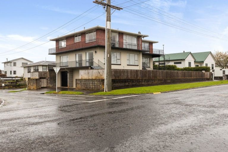 Photo of property in 61 Cracroft Street, Waitara, 4320