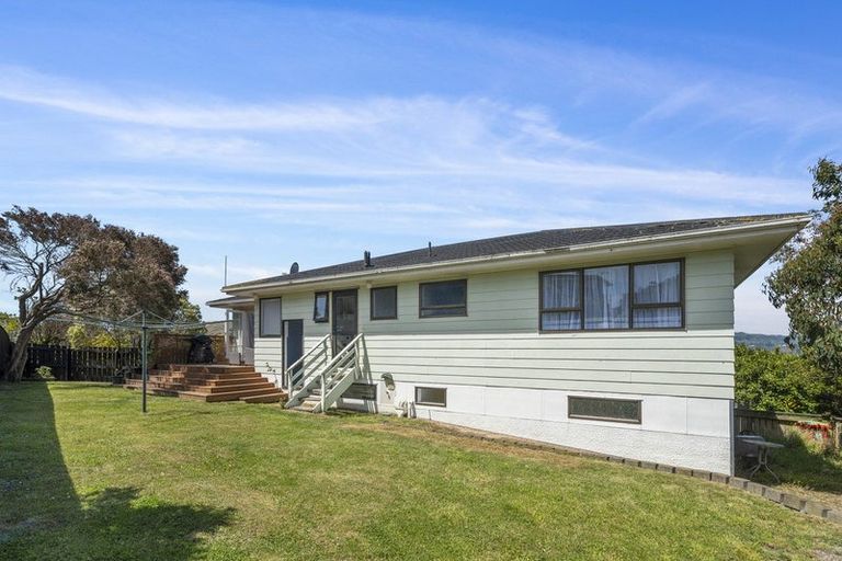 Photo of property in 3 Tregony Place, Camborne, Porirua, 5026
