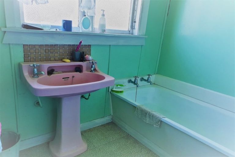 Photo of property in 11 Trafalgar Street, Dannevirke, 4930