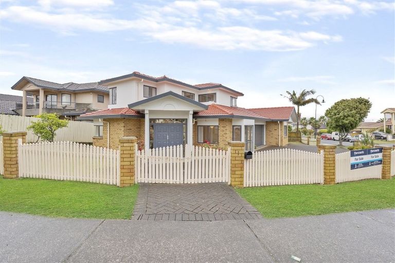 Photo of property in 1 Bougainvillaea Terrace, Goodwood Heights, Auckland, 2105