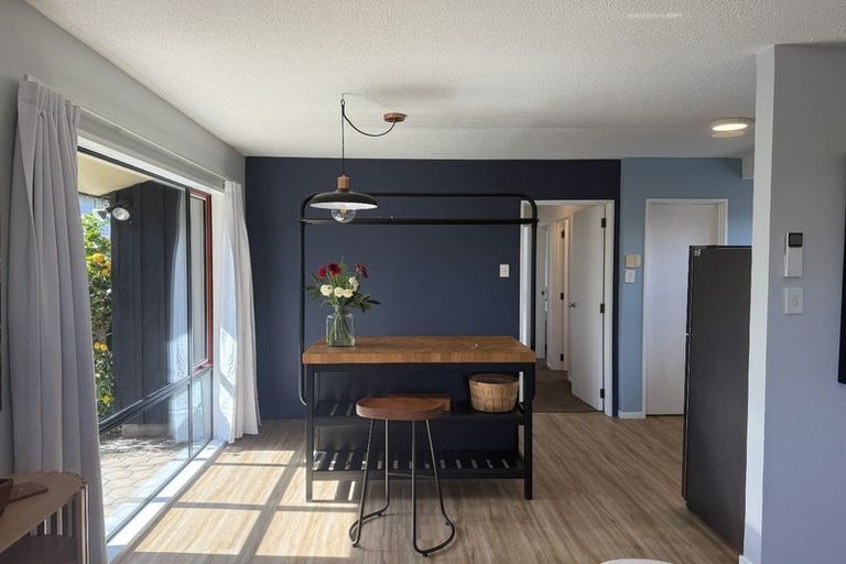 Photo of property in 1/214 Springfield Road, St Albans, Christchurch, 8014