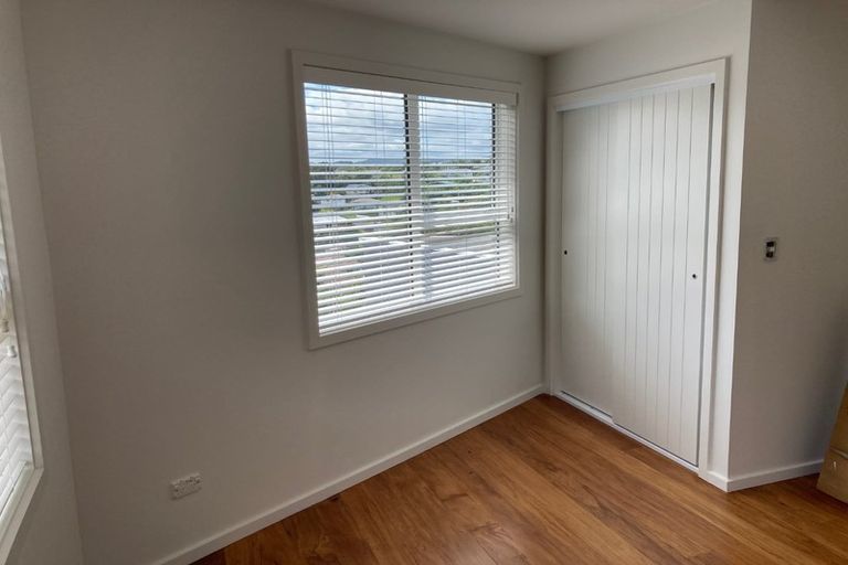 Photo of property in 35 Whanake Street, Titahi Bay, Porirua, 5022