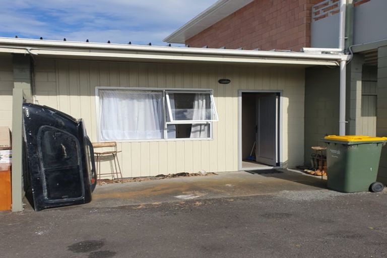 Photo of property in 9a Springs Road, Parakai, 0830