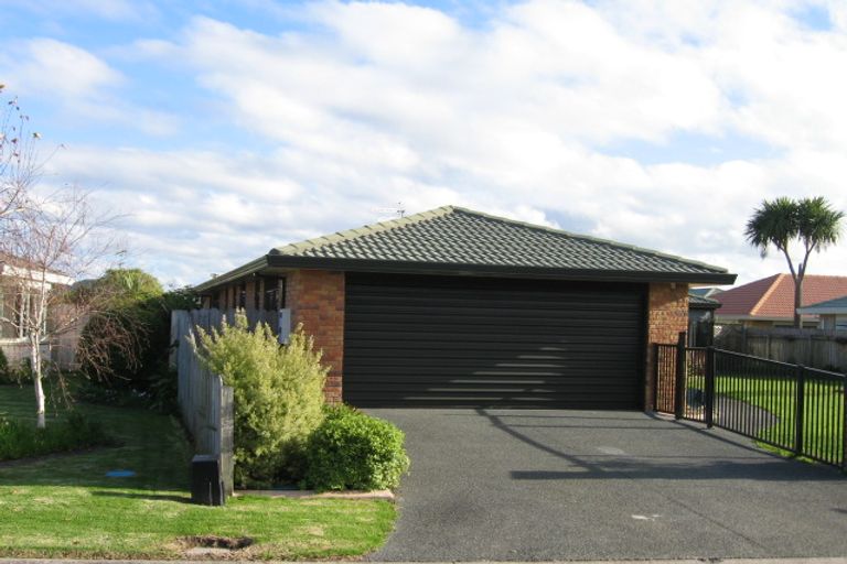 Photo of property in 7 Judd Place, Orewa, 0931