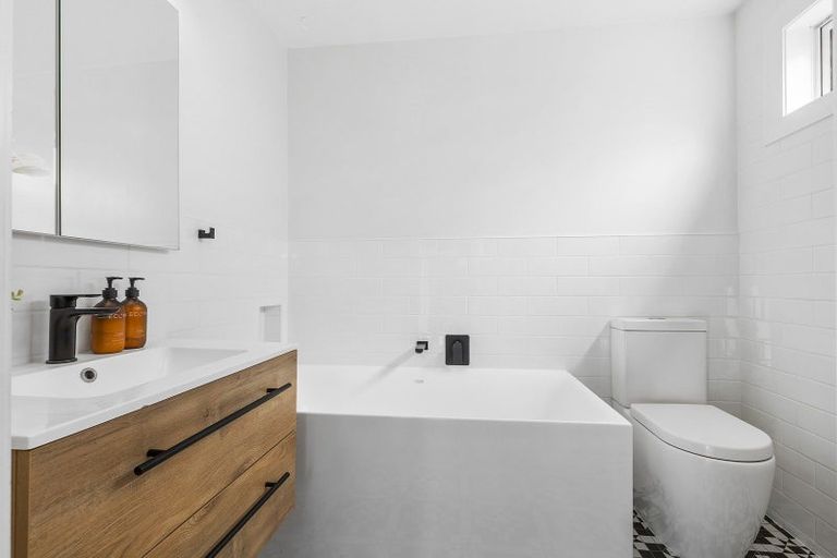 Photo of property in 10 Tarawera Road, Johnsonville, Wellington, 6037