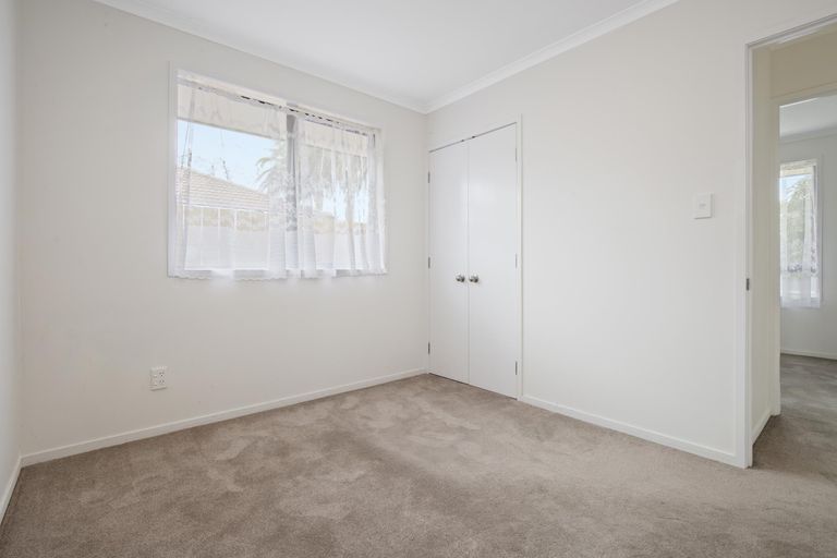 Photo of property in 1 Ranch Place, Pukekohe, 2120