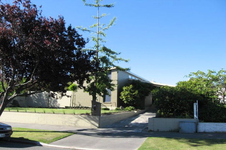 Photo of property in 8 Harrowdale Drive, Avonhead, Christchurch, 8042