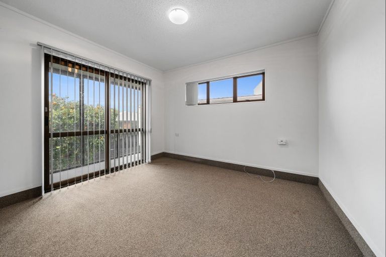 Photo of property in 12b Bronte Place, Whalers Gate, New Plymouth, 4310
