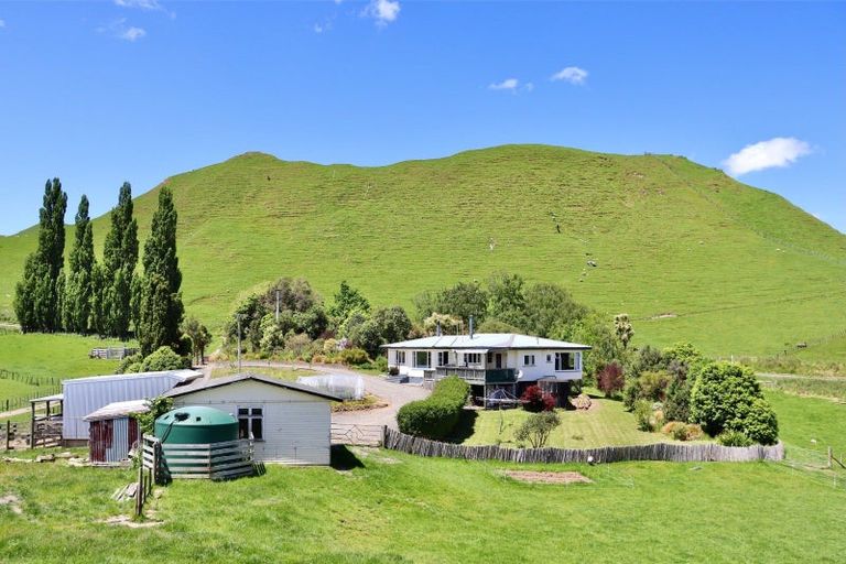 Photo of property in 71 Pukeokahu Road, Taoroa Junction, Taihape, 4793