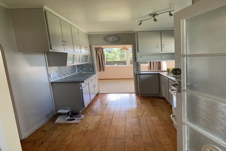 Photo of property in 46 Castleford Street, Green Bay, Auckland, 0604