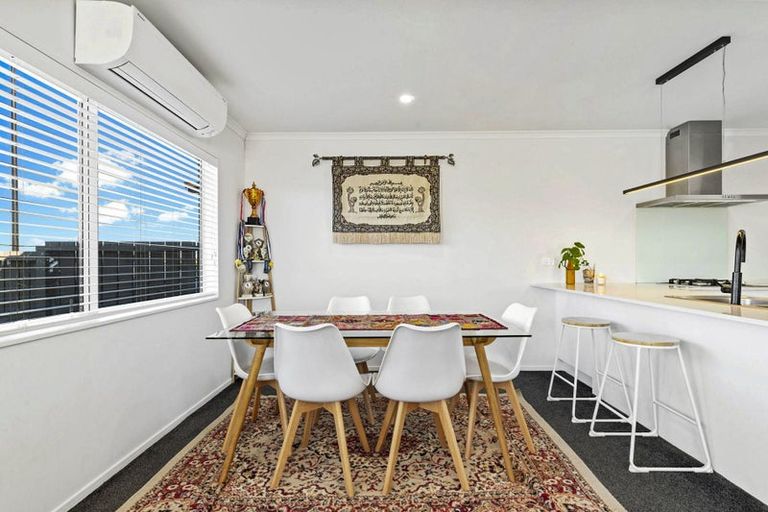 Photo of property in 2 Harore Road, Takanini, 2112