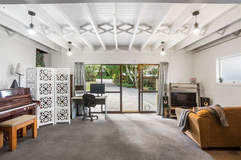 Photo of property in 206 Don Buck Road, Massey, Auckland, 0614