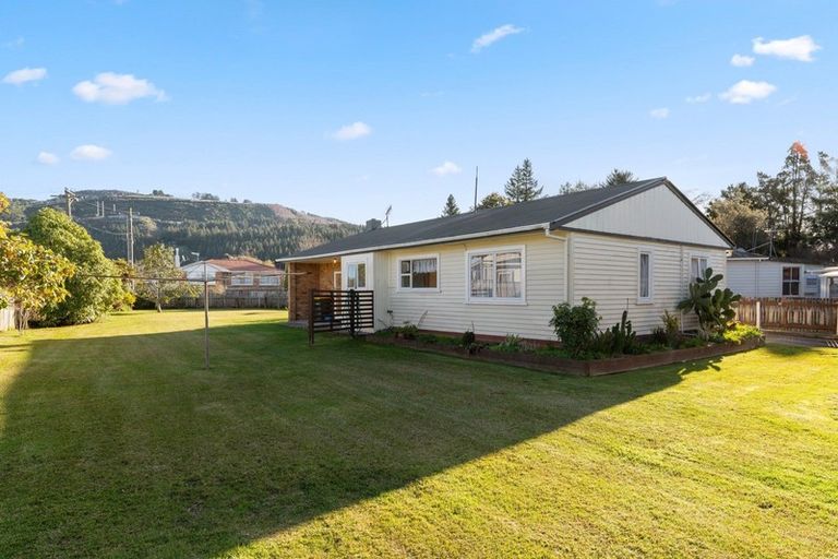 Photo of property in 9 John Road, Fairy Springs, Rotorua, 3015