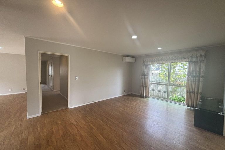 Photo of property in 22 Te Hoe Grove, Pinehill, Auckland, 0632