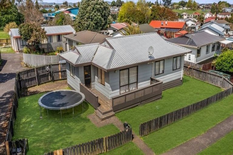 Photo of property in 1/15 Barneys Farm Road, Clendon Park, Auckland, 2103