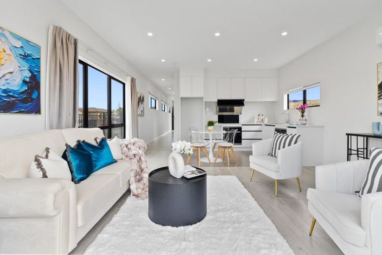 Photo of property in 63 Flanshaw Road, Te Atatu South, Auckland, 0610