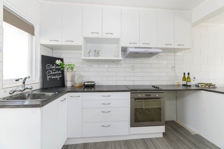 Photo of property in 9/1 Glen Road, Browns Bay, Auckland, 0630