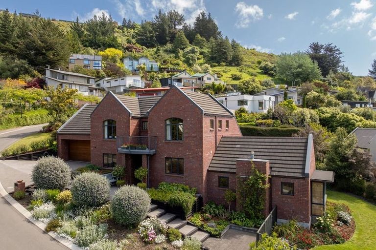 Photo of property in 2 Emerald Lane, Cashmere, Christchurch, 8022