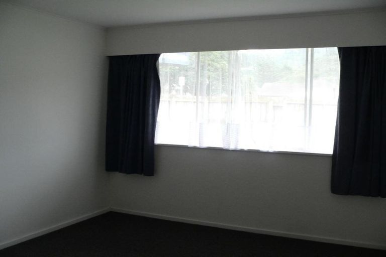 Photo of property in 1/246 Main Road, Tawa, Wellington, 5028
