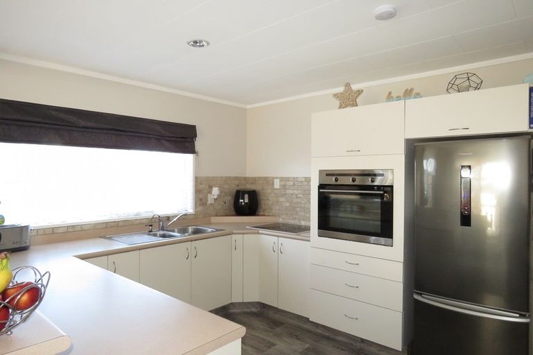 Photo of property in 10 Colvin Street, Westport, 7825