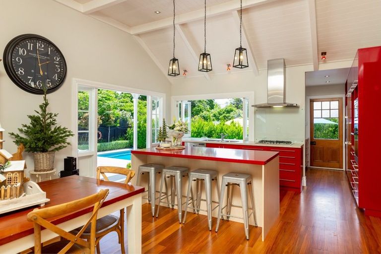 Photo of property in 16 Lee Street, Blenheim, 7201