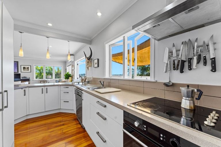 Photo of property in 1/73 Birkdale Road, Birkdale, Auckland, 0626