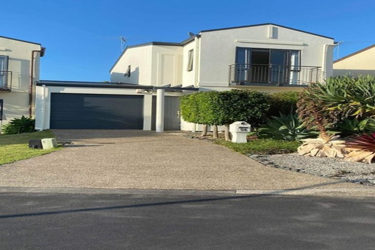 Photo of property in 54 Provence Esplanade, Te Atatu Peninsula, Auckland, 0610