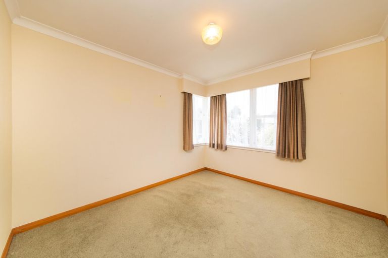 Photo of property in 2 York Place, Awapuni, Palmerston North, 4412
