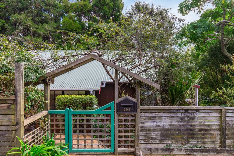 Photo of property in 304 Huia Road, Titirangi, Auckland, 0604