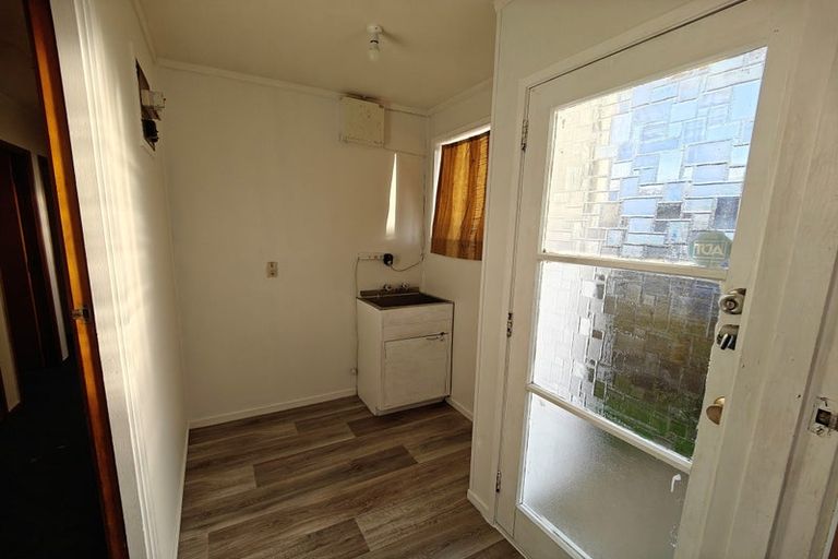 Photo of property in 5 Moncrieff Avenue, Clendon Park, Auckland, 2103