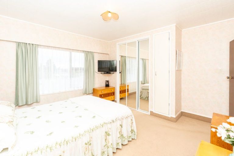 Photo of property in 51 Resthill Crescent, Glenview, Hamilton, 3206