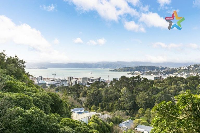 Photo of property in 50 Orangi Kaupapa Road, Northland, Wellington, 6012