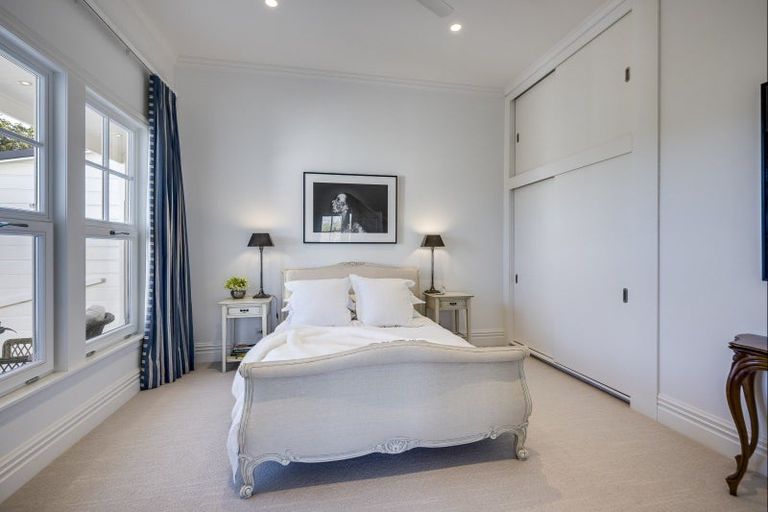 Photo of property in 59 Busby Hill, Havelock North, 4130