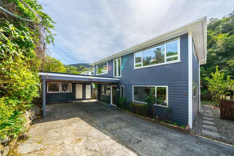 Photo of property in 40 Lincoln Avenue, Tawa, Wellington, 5028
