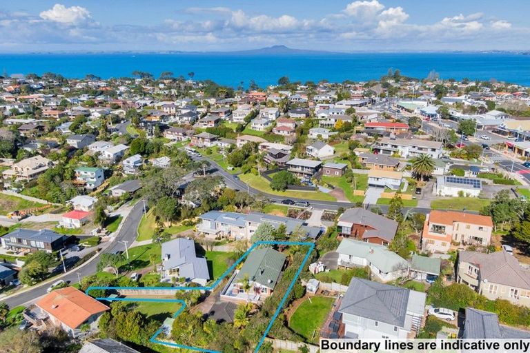 Photo of property in 8 Long Bay Drive, Torbay, Auckland, 0630