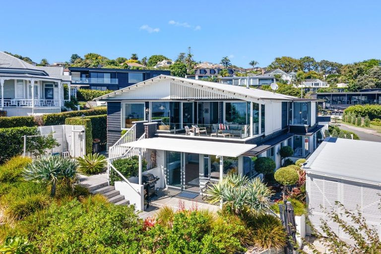 Photo of property in 23 Rangitoto View Road, Cockle Bay, Auckland, 2014